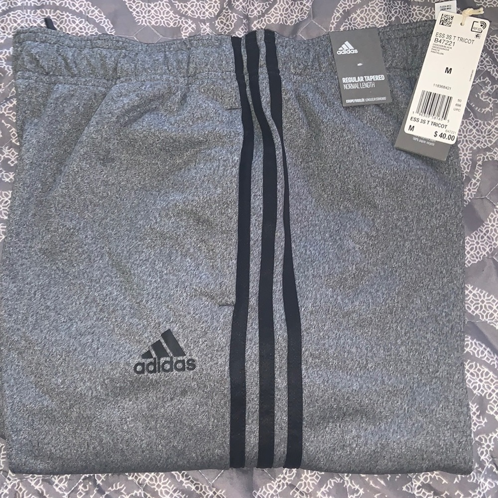 Adidas jogger track outfit